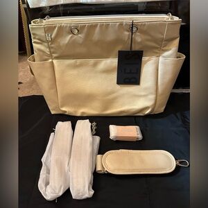 NWT BÉIS The Diaper Bag in Beige
